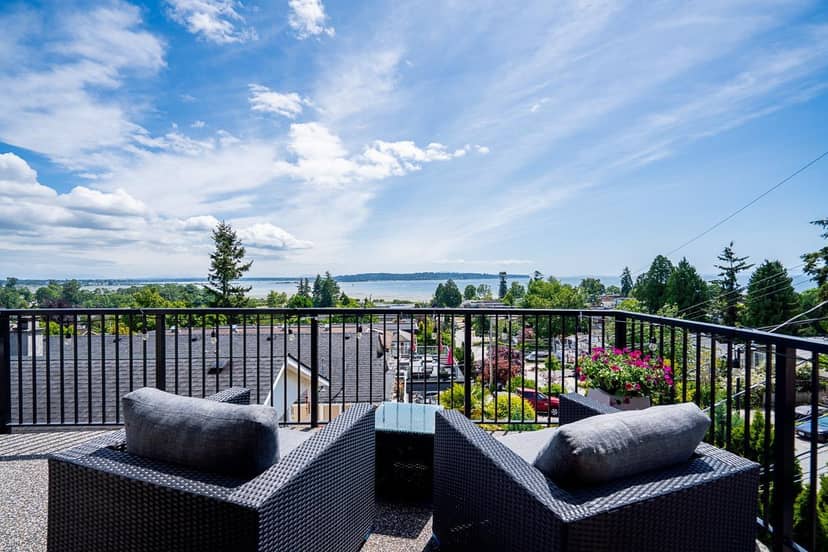 976 PARKER STREET, White Rock