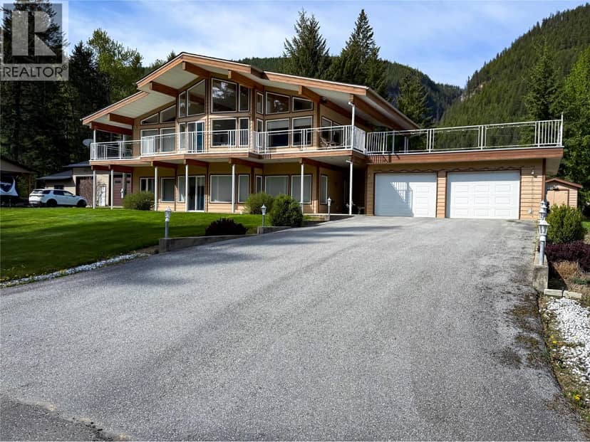 309 KOOTENAY Street, Lardeau, photo 2
