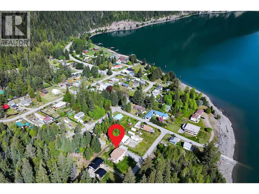 309 KOOTENAY Street, Lardeau, photo 3