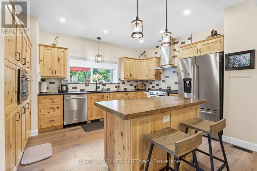 935 Kippen Road — photo 11 of 40