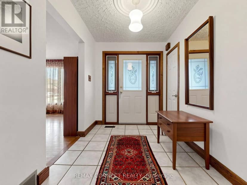 90 Sylvan Avenue, Toronto, photo 2