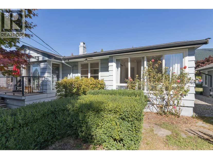 915 WENTWORTH AVENUE, North Vancouver