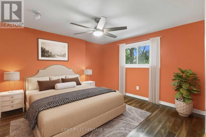44 Sasha Crescent — photo 17 of 32