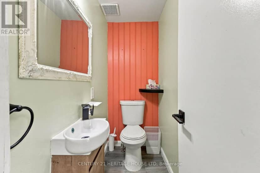 44 Sasha Crescent — photo 14 of 32