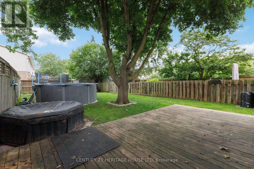 44 Sasha Crescent — photo 26 of 32