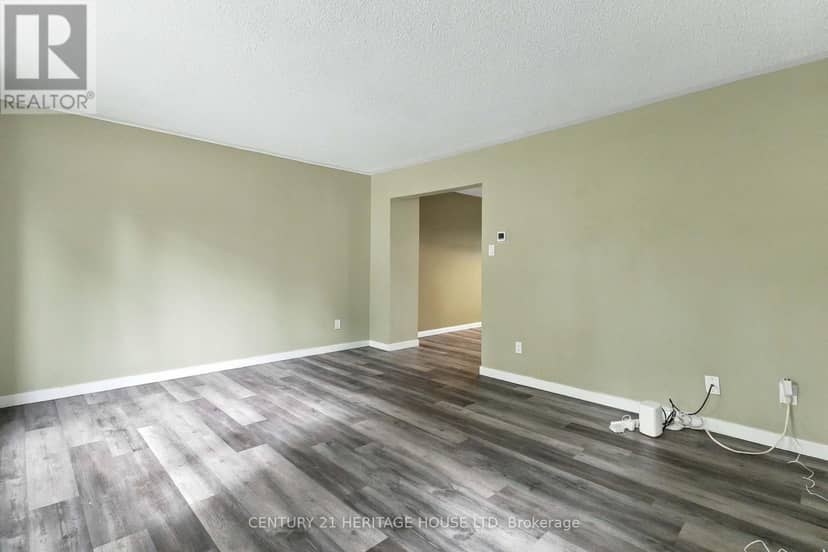 44 Sasha Crescent — photo 5 of 32