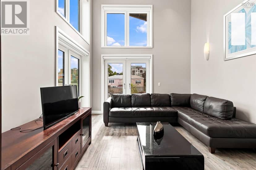 213 5662 Roberts Street — photo 15 of 40