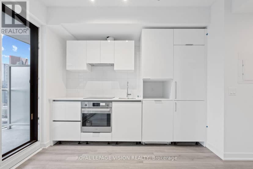 3113 - 230 Simcoe Street — photo 3 of 16