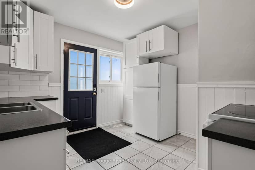 8 - 137 Furnace Street — photo 13 of 36