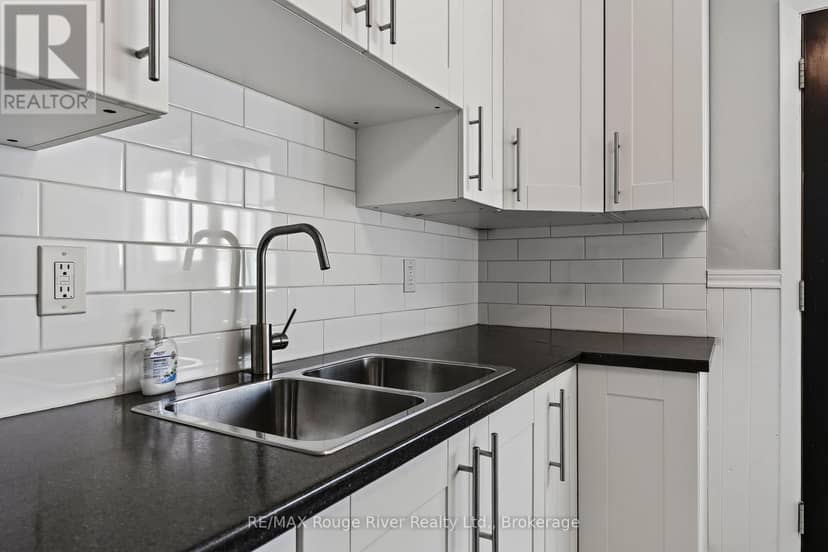 8 - 137 Furnace Street — photo 14 of 36