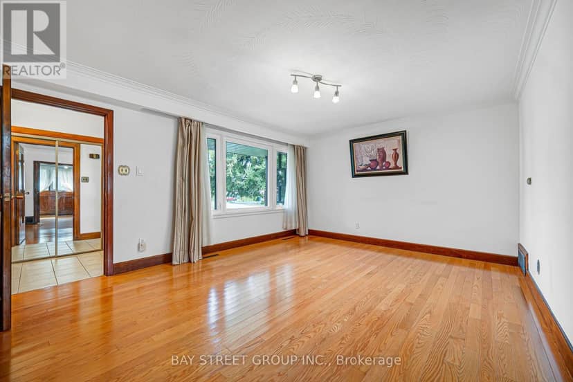 260 Moore Park Avenue — photo 14 of 40