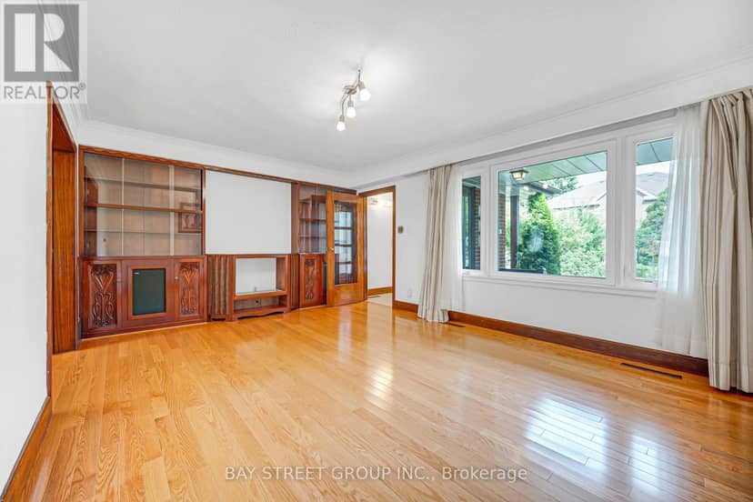 260 Moore Park Avenue — photo 15 of 40