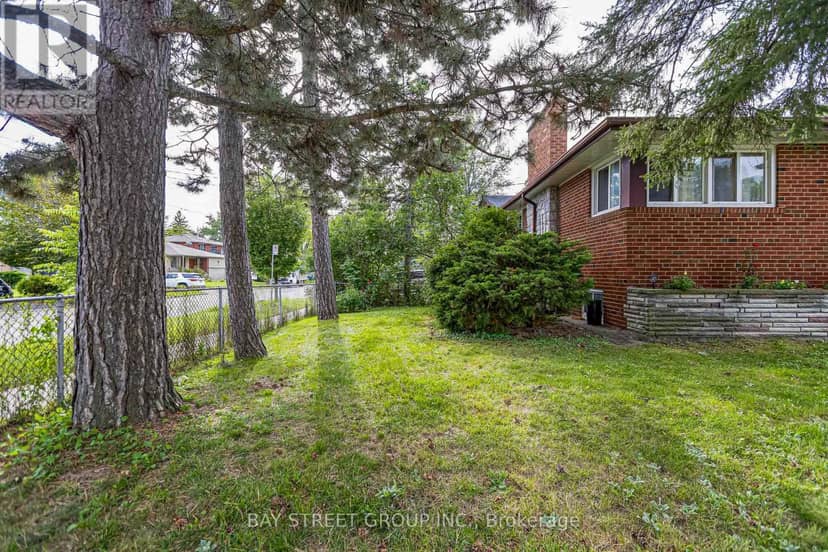 260 Moore Park Avenue, Toronto, photo 2