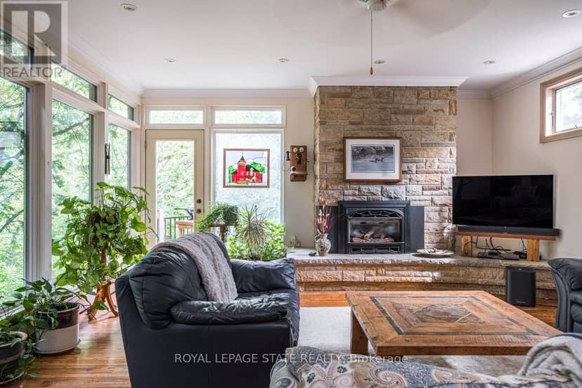 18 Forsyth Avenue N — photo 24 of 40