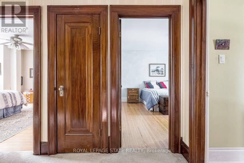 18 Forsyth Avenue N — photo 33 of 40