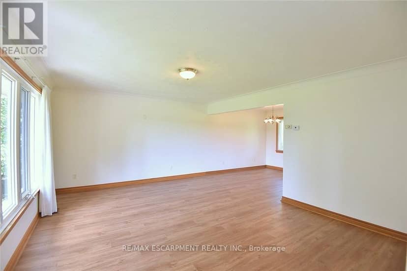 2407 Caistor Centre Road — photo 10 of 40