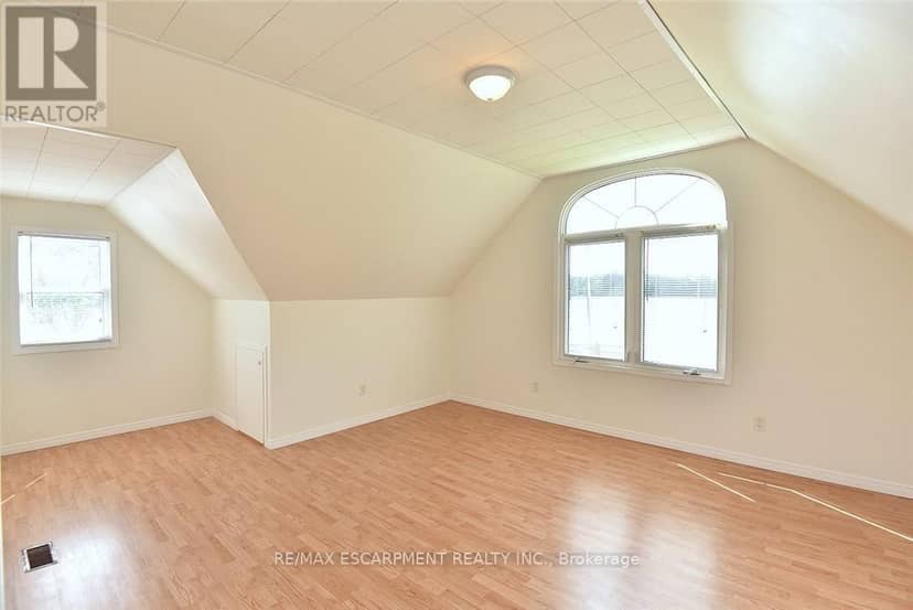 2407 Caistor Centre Road — photo 21 of 40