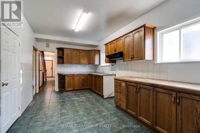 23 Oak Avenue — photo 20 of 40