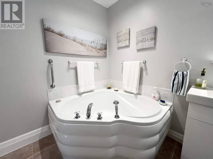904 Port Latour Road — photo 16 of 40