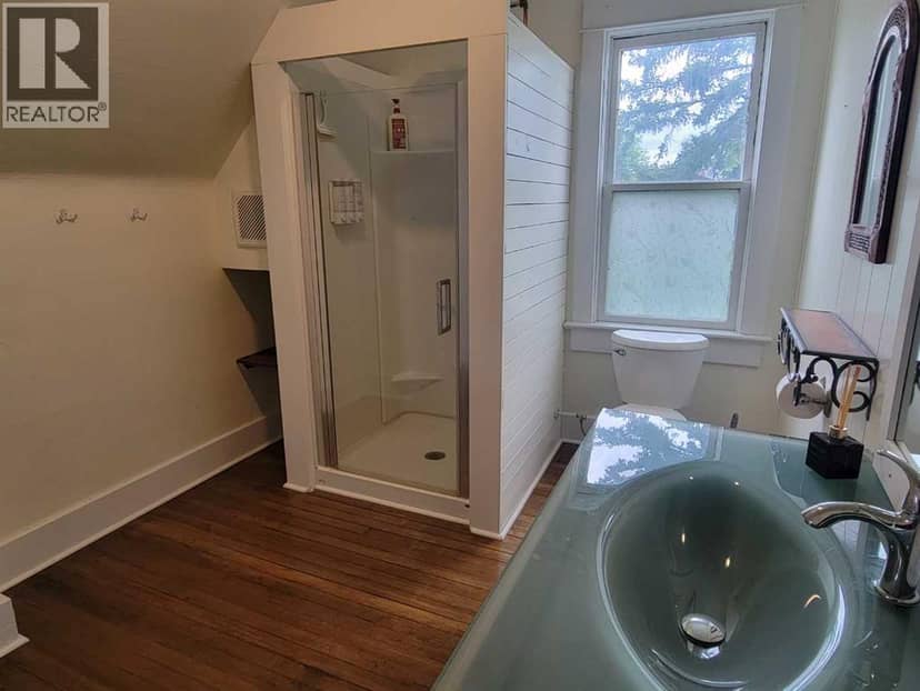 5205 52 Avenue — photo 28 of 40