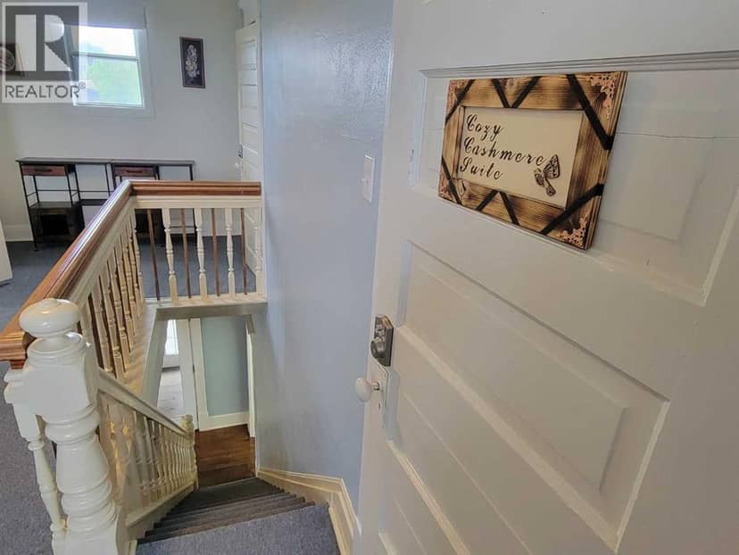 5205 52 Avenue — photo 19 of 40