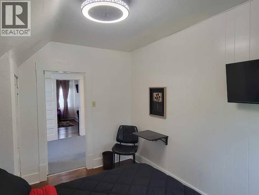 5205 52 Avenue — photo 24 of 40