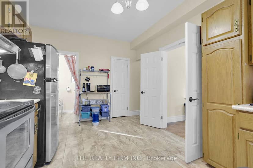 924 Princess Avenue — photo 15 of 40