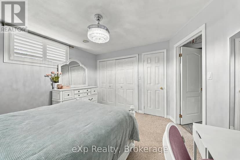 10 Christopher Court — photo 29 of 40