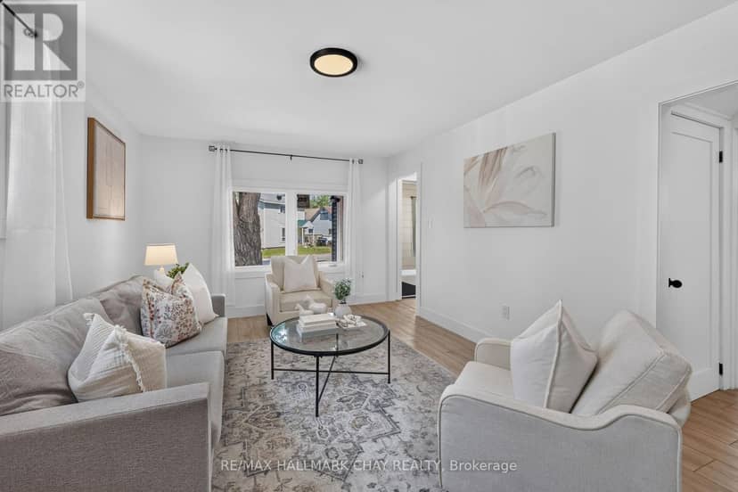 7 Victory Crescent — photo 13 of 40