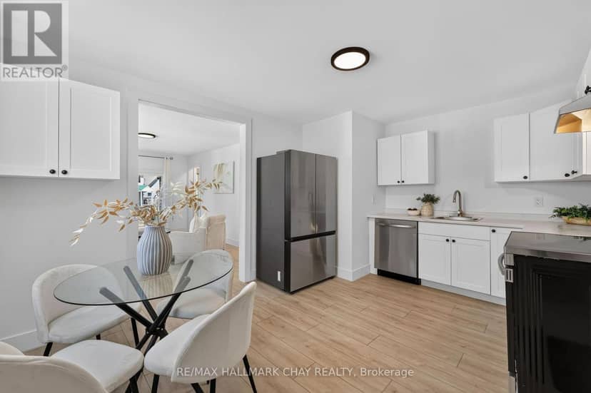 7 Victory Crescent — photo 20 of 40