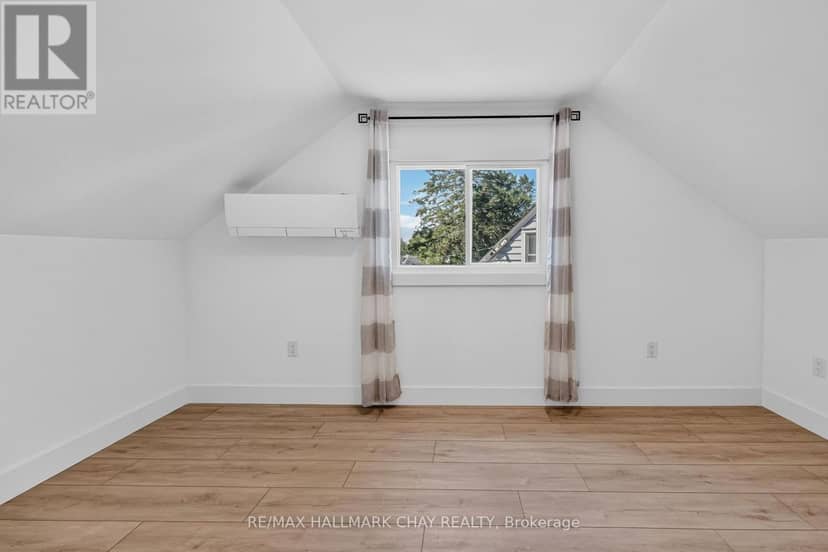 7 Victory Crescent — photo 27 of 40