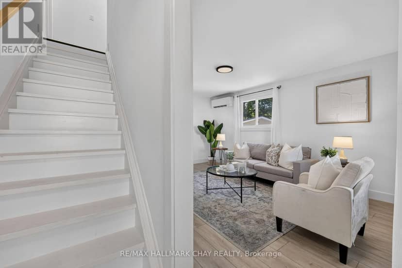 7 Victory Crescent — photo 8 of 40