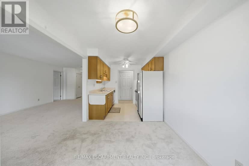 303 - 416 Limeridge Road E — photo 16 of 40