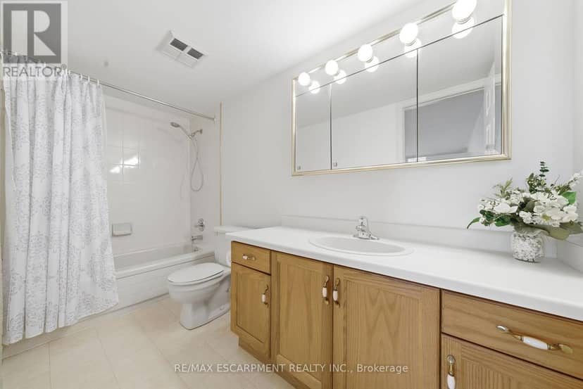 303 - 416 Limeridge Road E — photo 23 of 40