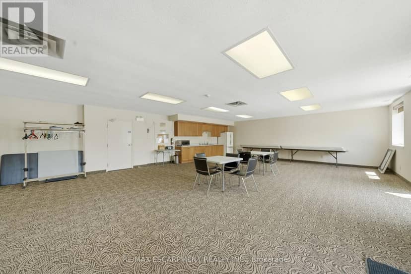 303 - 416 Limeridge Road E — photo 32 of 40