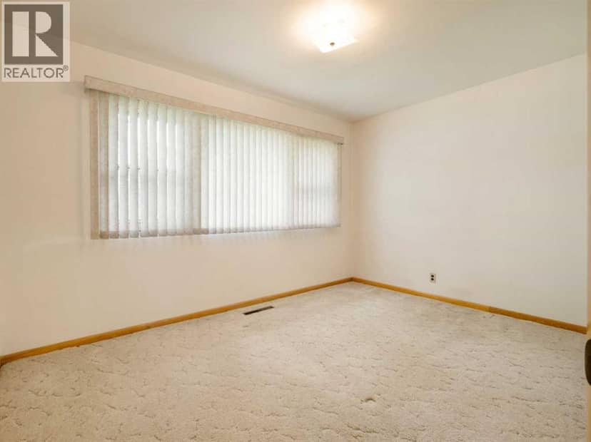 824 Stafford Drive N — photo 9 of 37