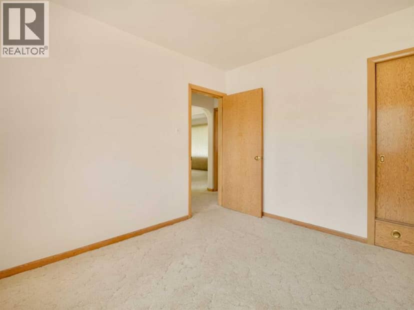 824 Stafford Drive N — photo 12 of 37
