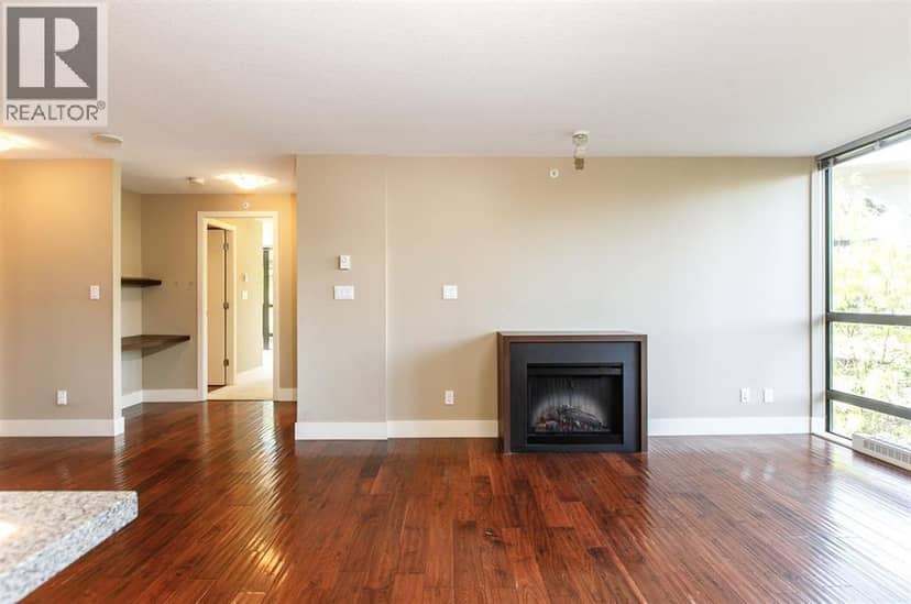301 2959 GLEN DRIVE, Coquitlam, photo 8