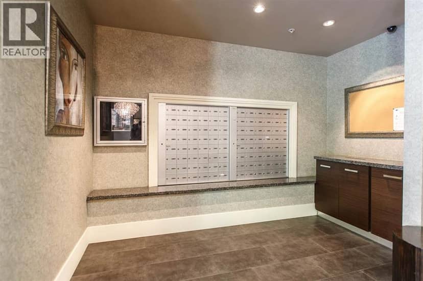 301 2959 GLEN DRIVE, Coquitlam, photo 3