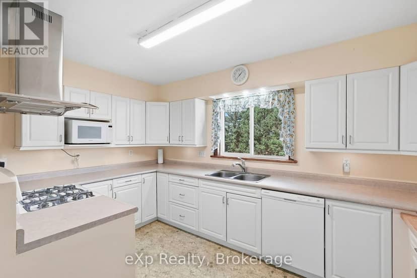 21 Andrew Street — photo 11 of 34