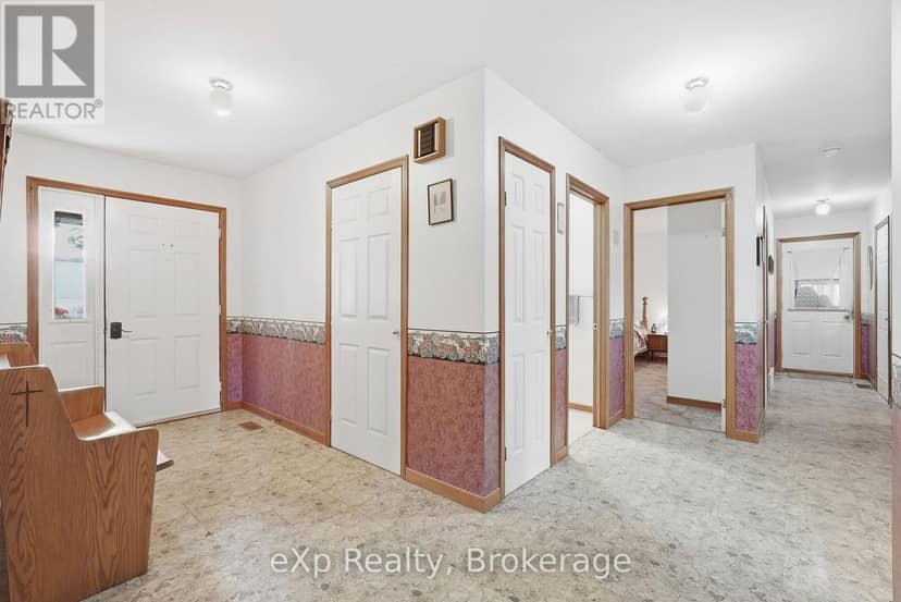 21 Andrew Street, South Bruce, photo 5