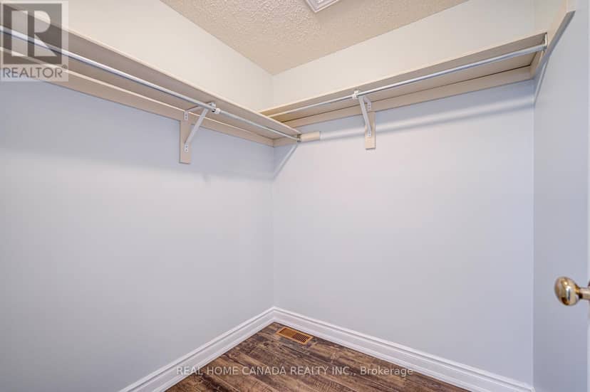 21 Hallen Road — photo 15 of 40