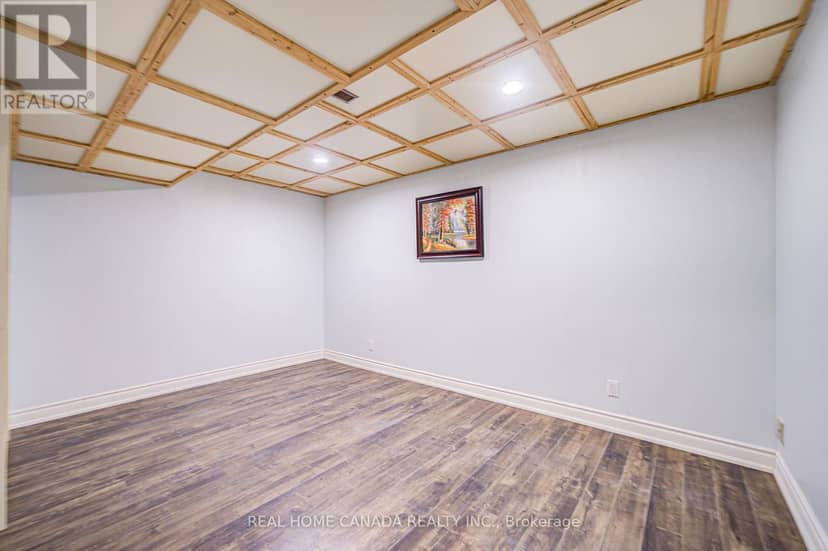 21 Hallen Road — photo 26 of 40