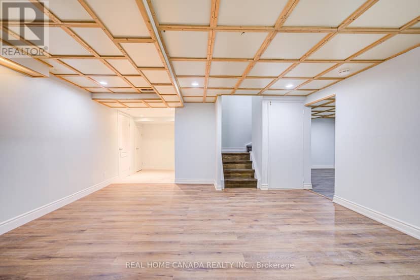 21 Hallen Road — photo 31 of 40