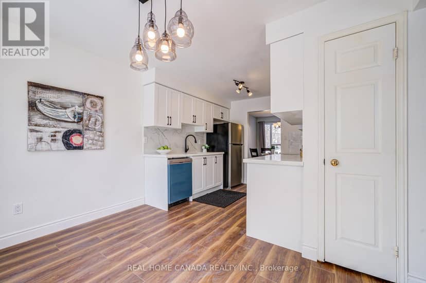 21 Hallen Road — photo 9 of 40