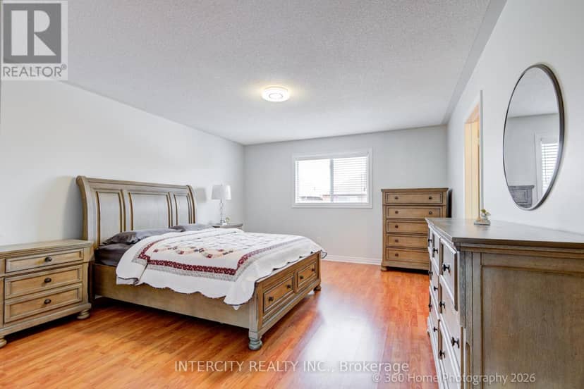 27 Modesto Crescent — photo 13 of 28