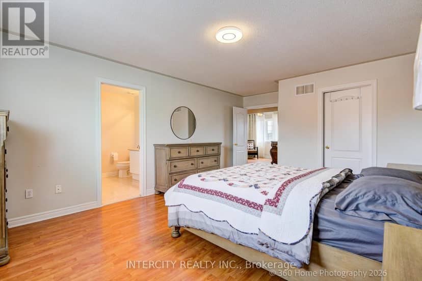 27 Modesto Crescent — photo 14 of 28