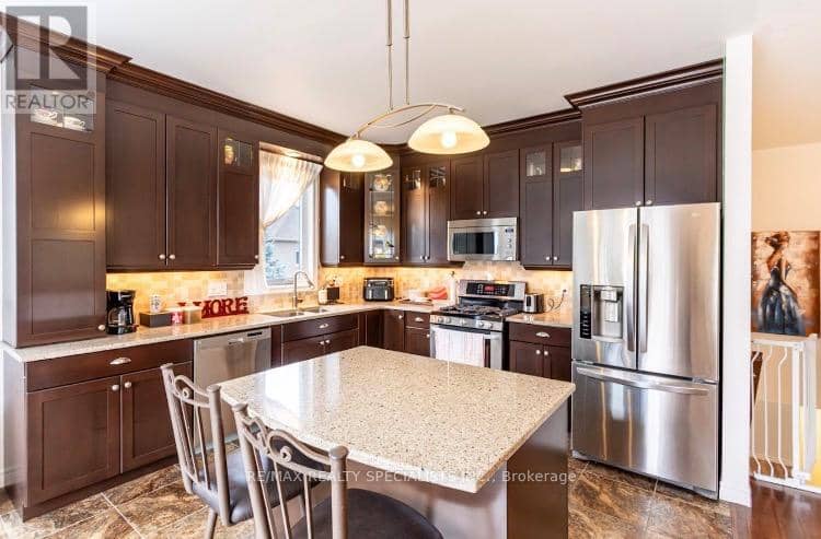 61 Jones Crescent — photo 17 of 36