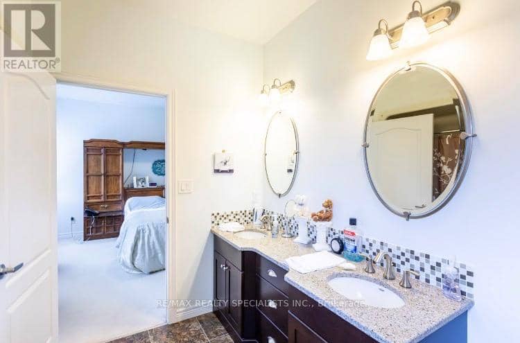 61 Jones Crescent — photo 22 of 36