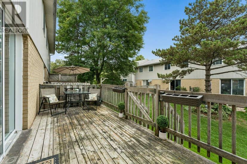 4 - 255 Northlake Drive — photo 28 of 36